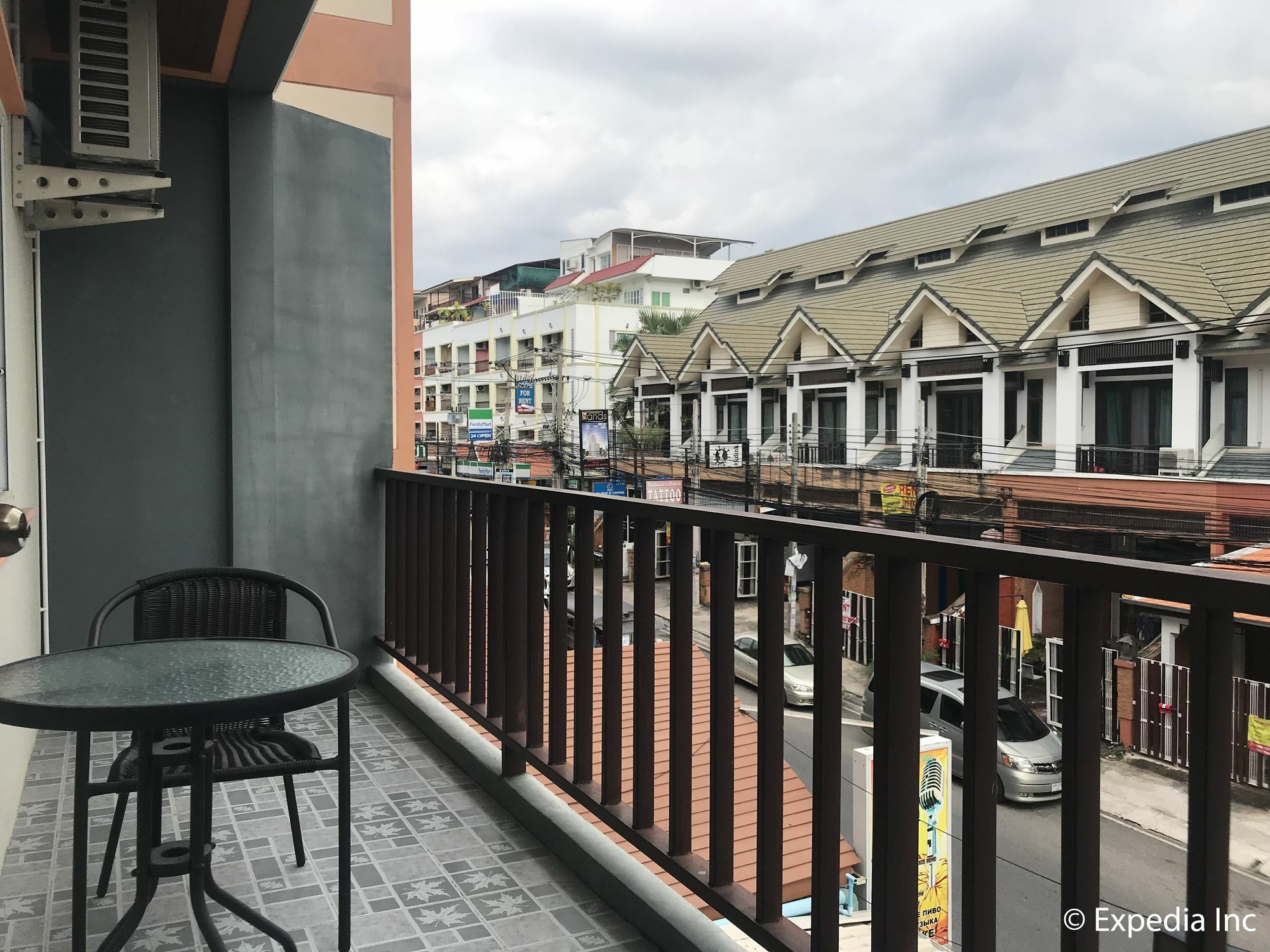 Burnout Guesthouse Pattaya Luaran gambar