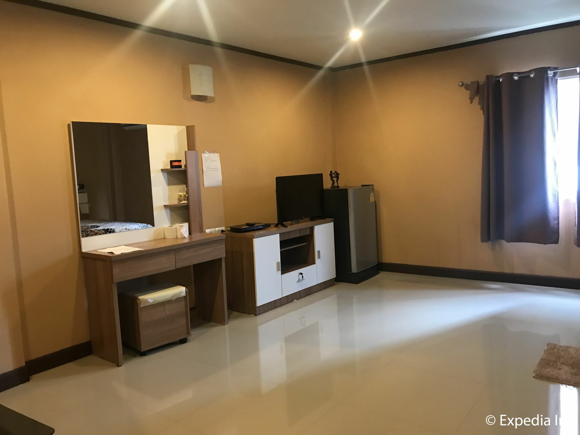 Burnout Guesthouse Pattaya Luaran gambar
