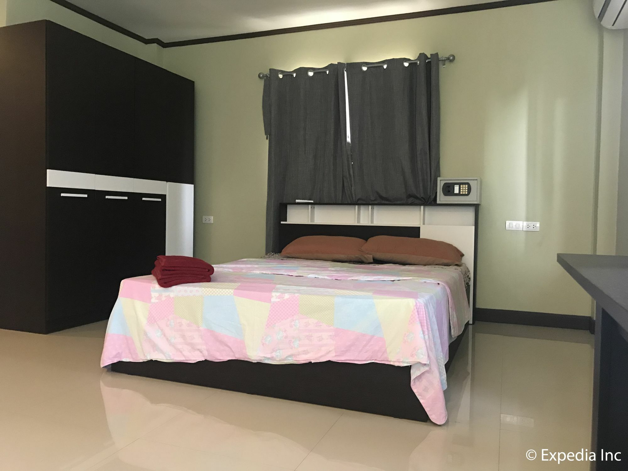 Burnout Guesthouse Pattaya Luaran gambar