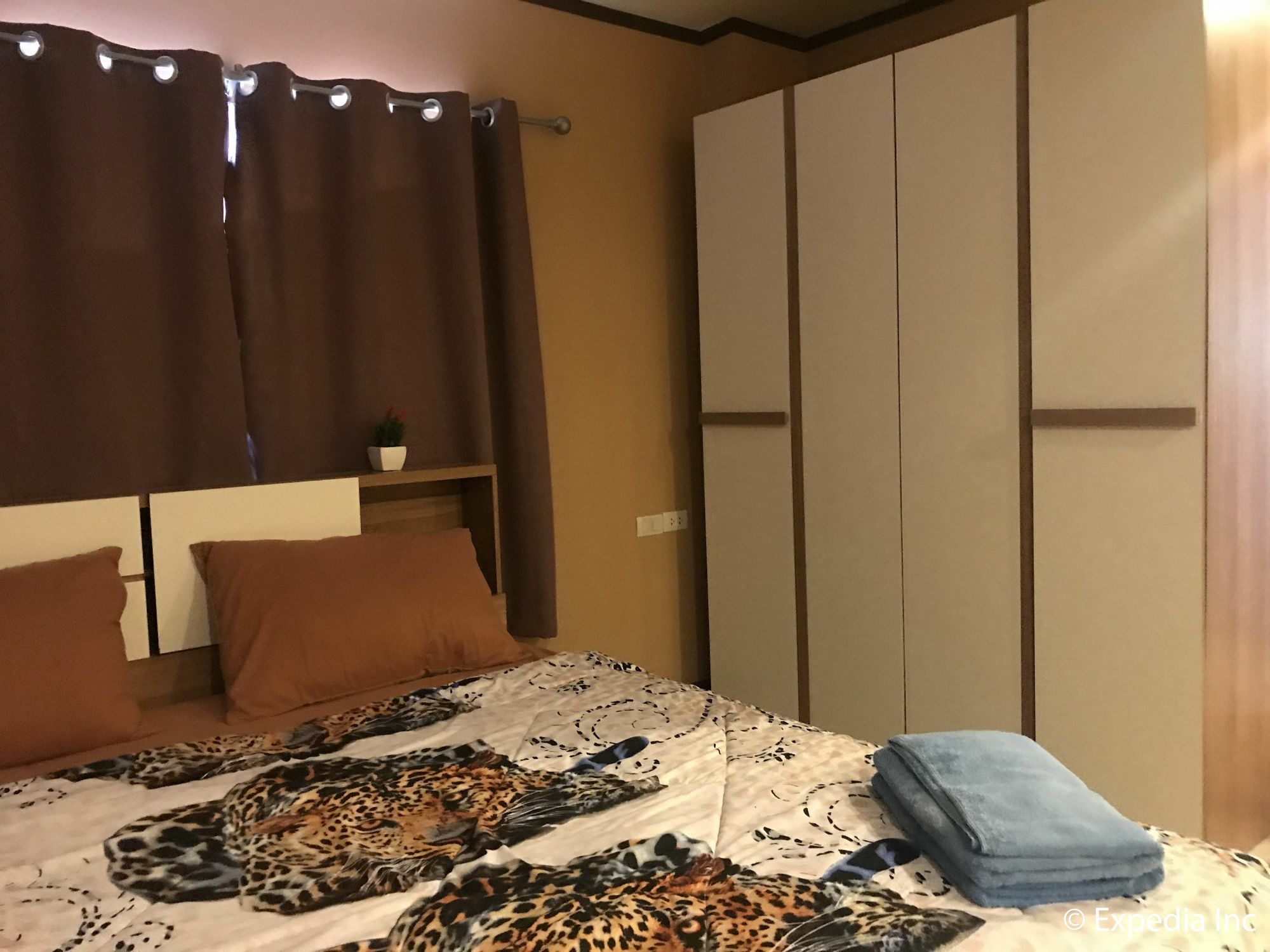Burnout Guesthouse Pattaya Luaran gambar