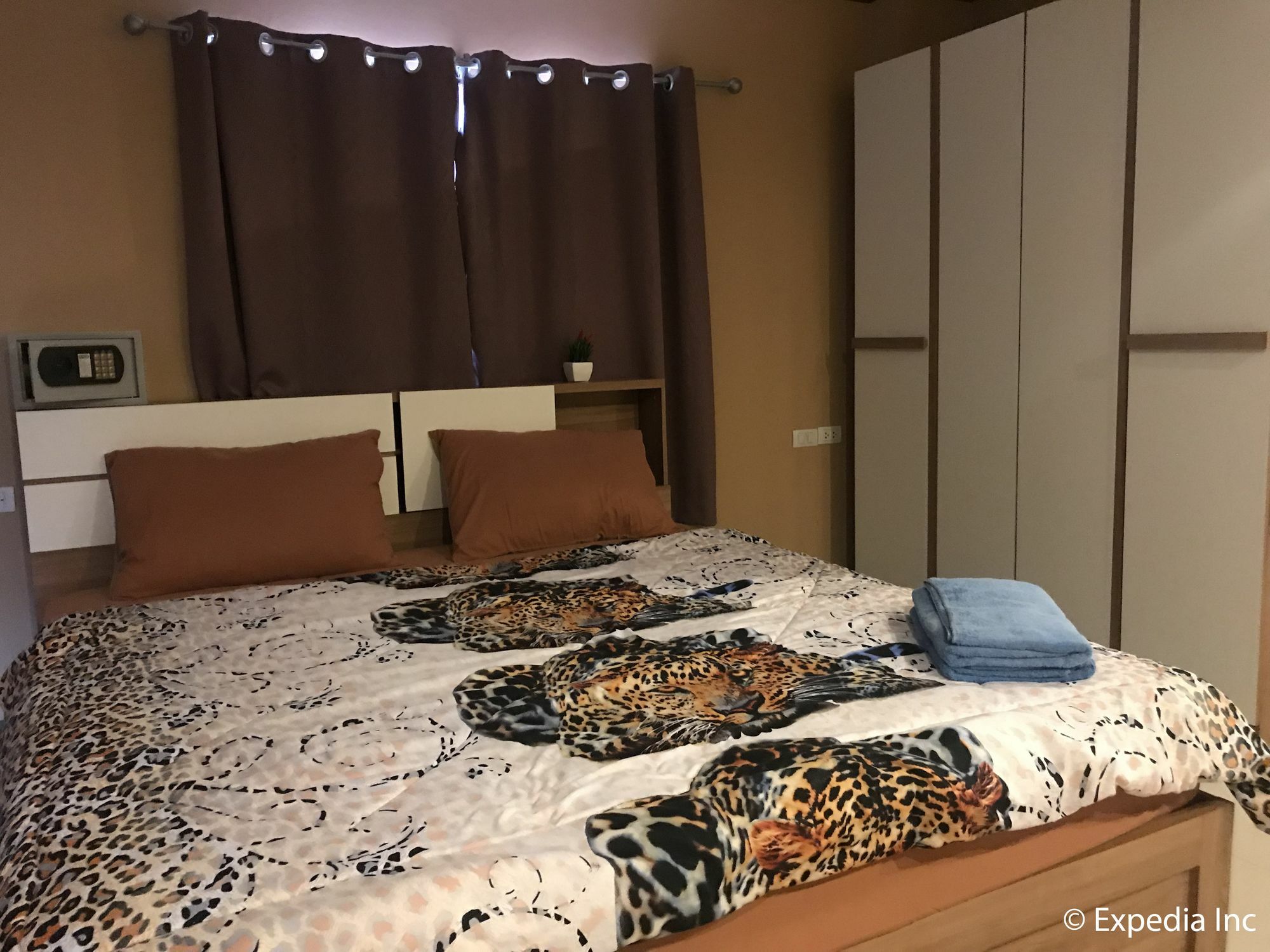 Burnout Guesthouse Pattaya Luaran gambar