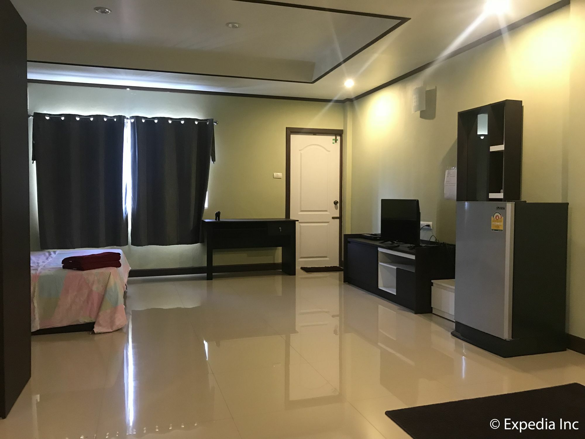 Burnout Guesthouse Pattaya Luaran gambar