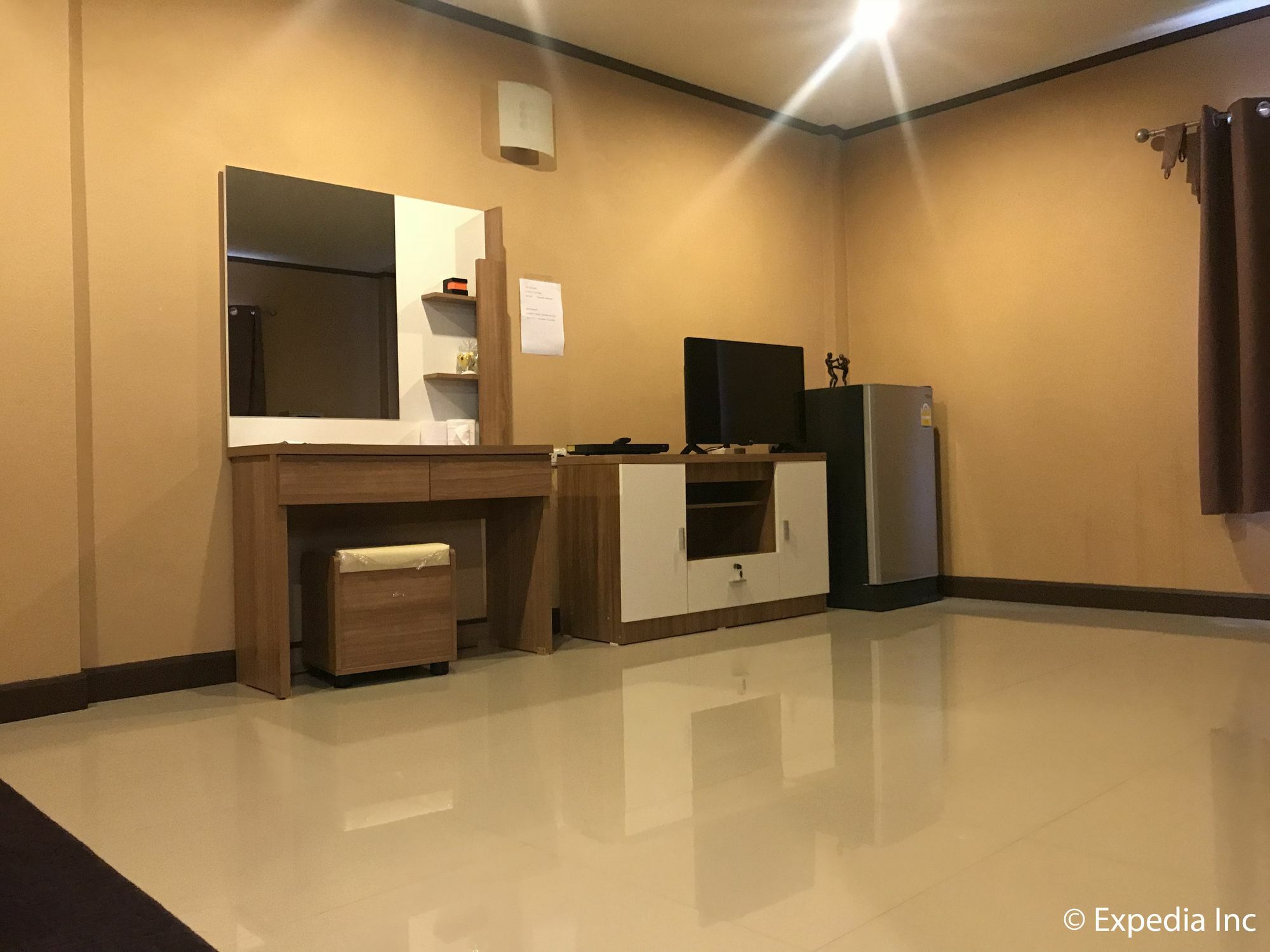 Burnout Guesthouse Pattaya Luaran gambar