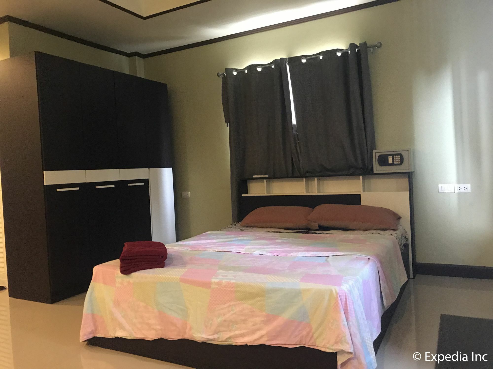 Burnout Guesthouse Pattaya Luaran gambar